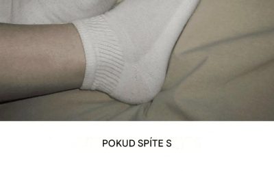 Proč by senioři měli nosit ponožky i doma